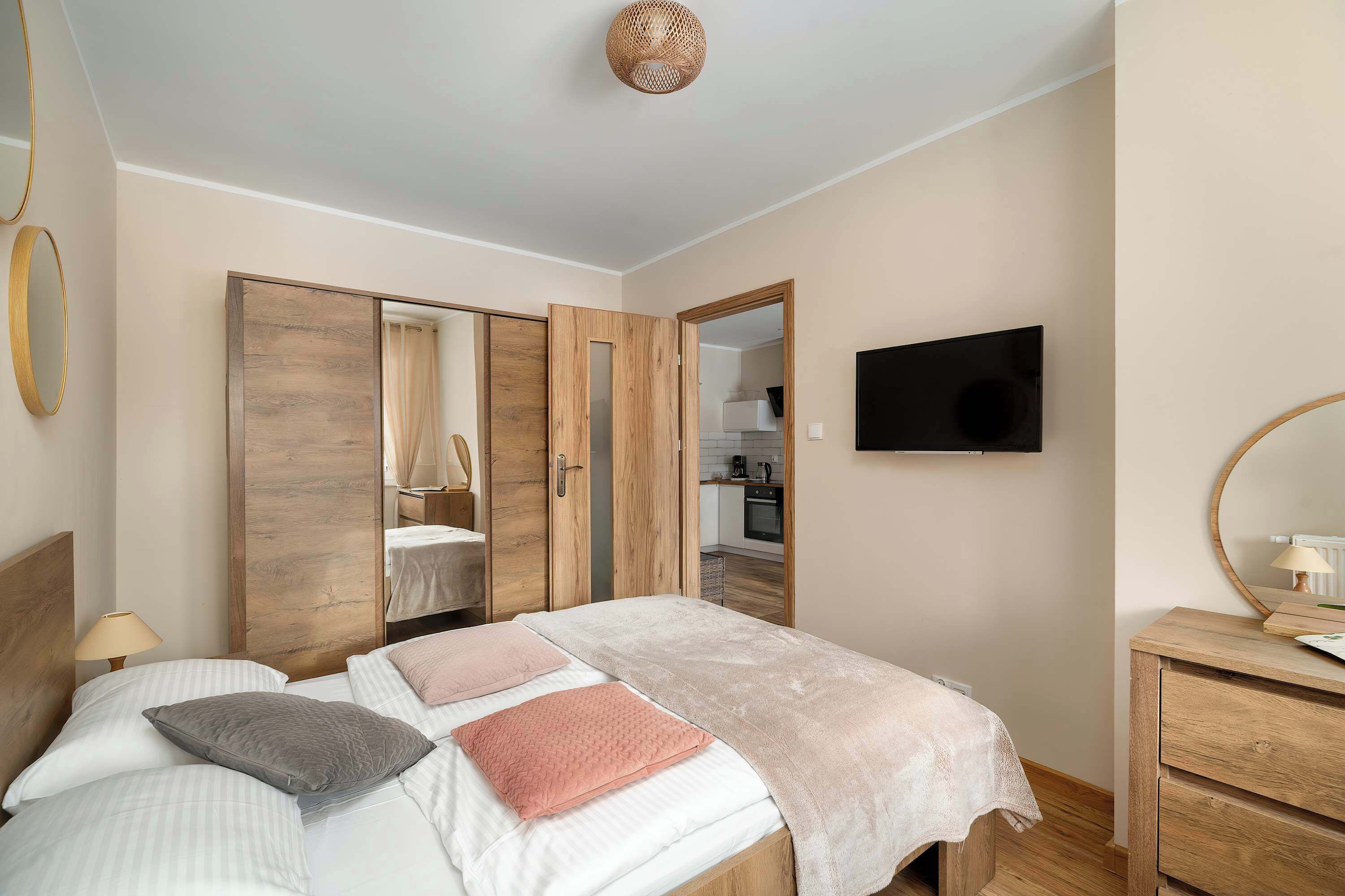 アイロン / アイロン台、WiFi、ベッドシーツ