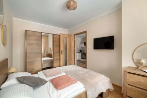 Bügeleisen/Bügelbrett, WLAN, Bettwäsche