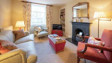 House, 2 Bedrooms, Garden View | Living area