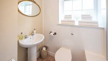 House, 2 Bedrooms, Garden View | Bathroom