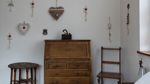 公寓 (2 Bedrooms) | 2 間臥室、熨斗/熨衣板、搖籃/嬰兒床、床單