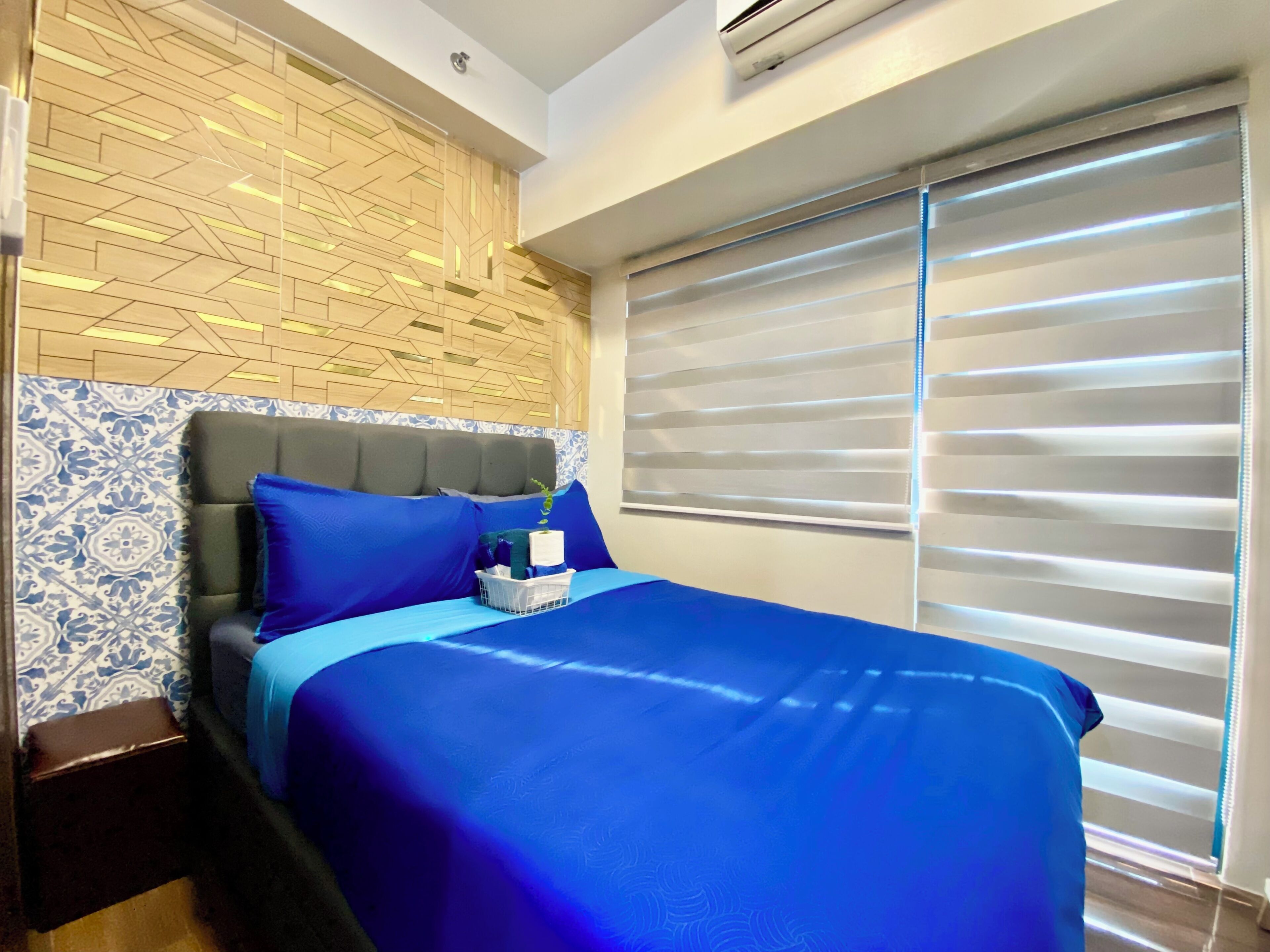 Leilighet – design, balkong, bassengutsikt | Dundyner, strykejern/-brett, wi-fi (inkludert) og sengetøy