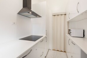 Fridge, microwave, stovetop, electric kettle - Rampolina View (Stresa)
