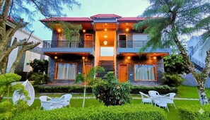 المنشأة من الخارج