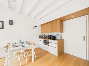 Fridge, microwave, coffee/tea maker, toaster