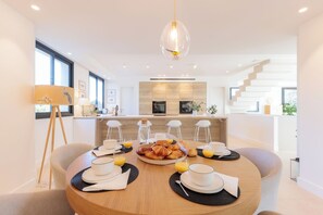 Dining - Villa in Cannes with 5 bedrooms sleeps 10 (Cannes)