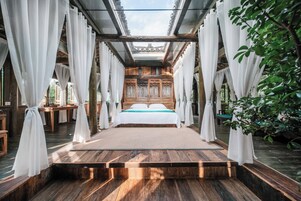 Superior dubbelrum - utsikt mot bergen | Sängtillbehör av högsta kvalitet, duntäcken och gratis wi-fi