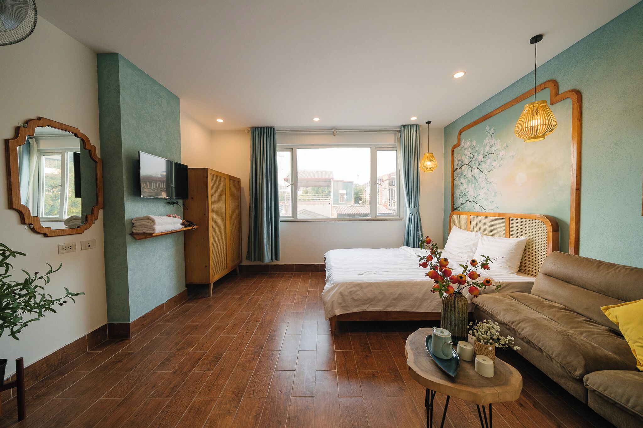 Espacio para trabajar con laptop y wifi gratis 