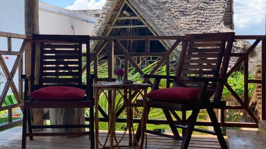 Tropical Sunset Boutique Hotel