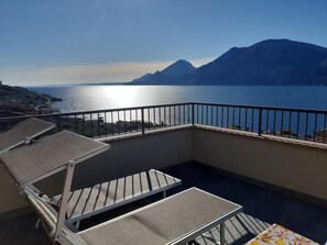 Terrace/patio - Apartment Ninfea with beatiful lake view (Veneto)