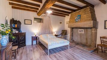 Fer et planche Ă repasser, Wi-Fi, draps fournis