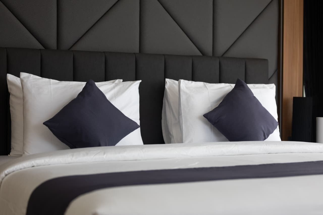 مكتب ومكواة/لوح كي