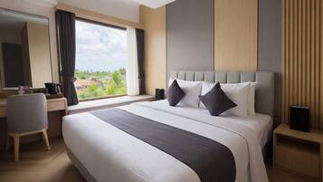 Minibar, desk, iron/ironing board, bed sheets