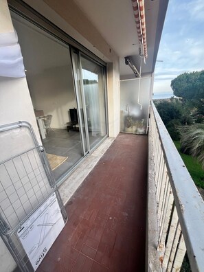 Property grounds - New apartment with balcony (sea view) and parking☀️ (Antibes)