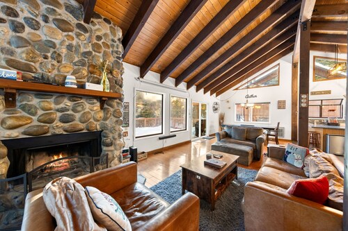 Sierra Woodlands Getaway