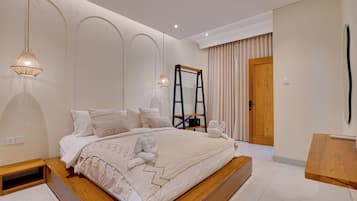 In-room safe, free WiFi, bed sheets