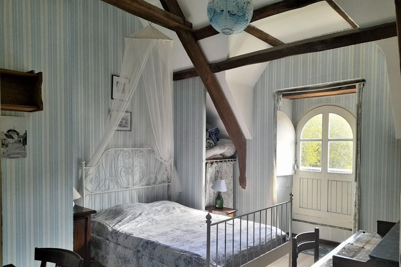 17 bedrooms, iron/ironing board, WiFi, bed sheets