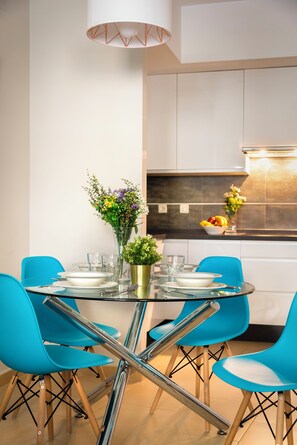 Dining - SEVILLA URBAN APARTAMENT - by Valmartaria. (Sevilla)