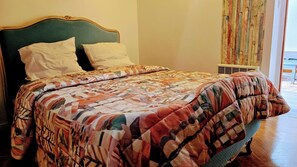 Iron/ironing board, WiFi, bed sheets - Rooms du petit bonheur 5 minutes from the bus station and town center (Biscarrosse)