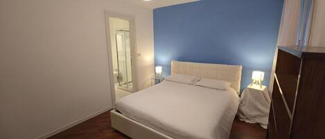 Bügeleisen/Bügelbrett, WLAN, Bettwäsche