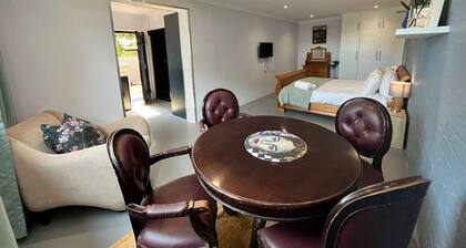 Spacious apartment in a quiet neighbourhood centrally located in Stellenbosch.