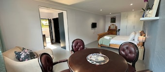Spacious apartment in a quiet neighbourhood centrally located in Stellenbosch.