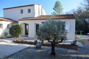 Exterior - Guest Rooms with Garden at Aurore and Laurent's - Peaceful Stay (Montarnaud)