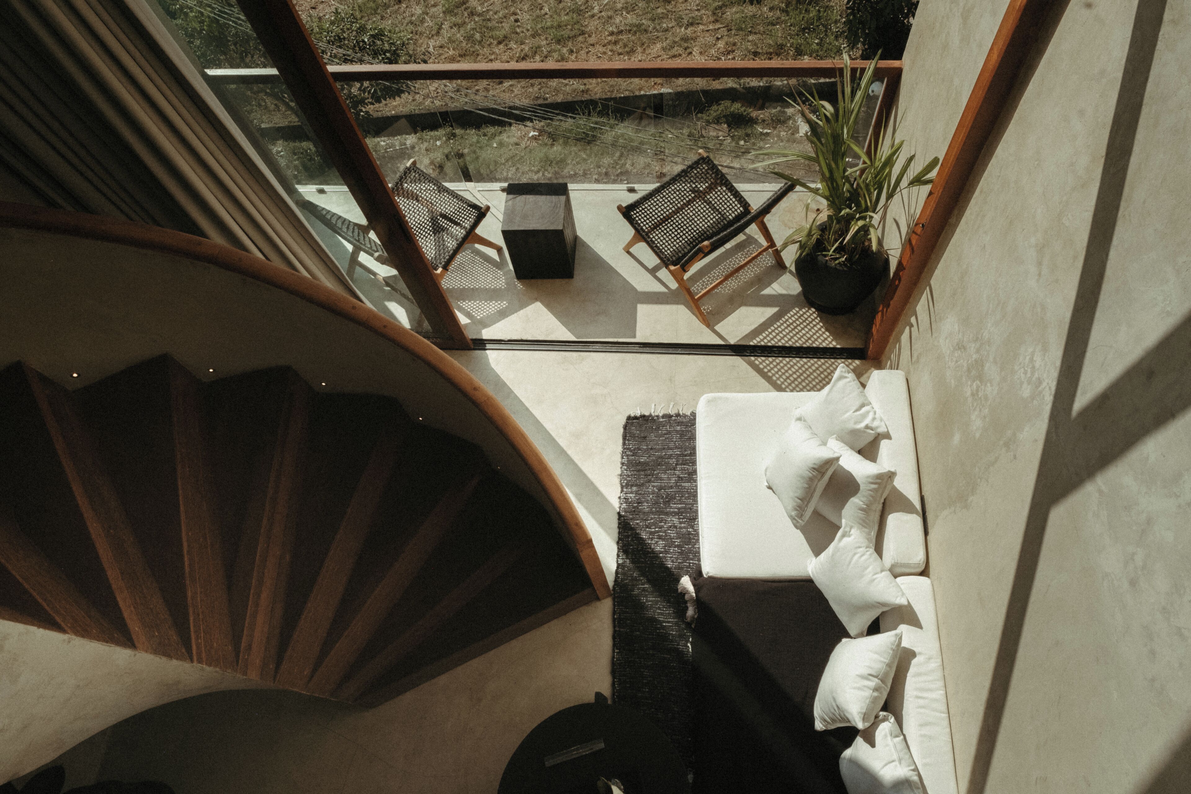 Escriptori, espai de treball apte per a portàtils i wifi gratuïta 