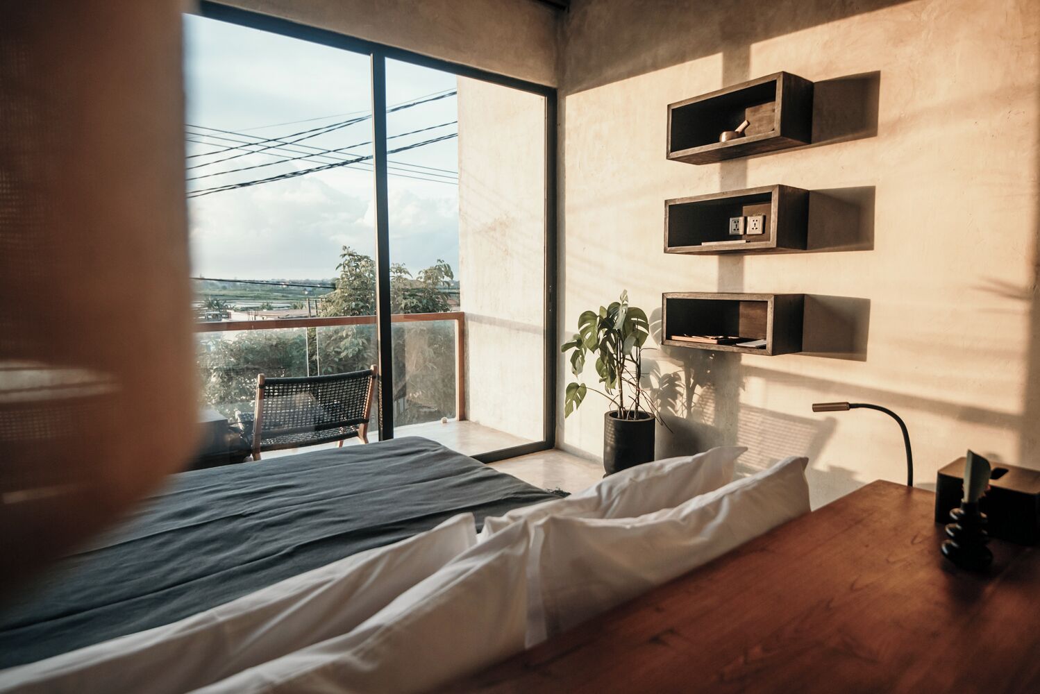 Estudi | Escriptori, espai de treball apte per a portàtils i wifi gratuïta 