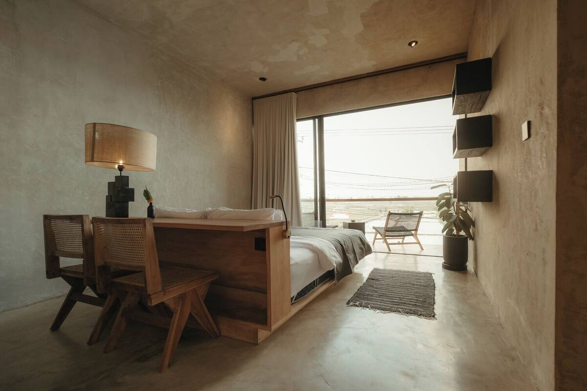 Studio, 1 Bedroom, Smoking, Courtyard View | Meja, ruang kerja komputer riba, Wi-fi percuma 