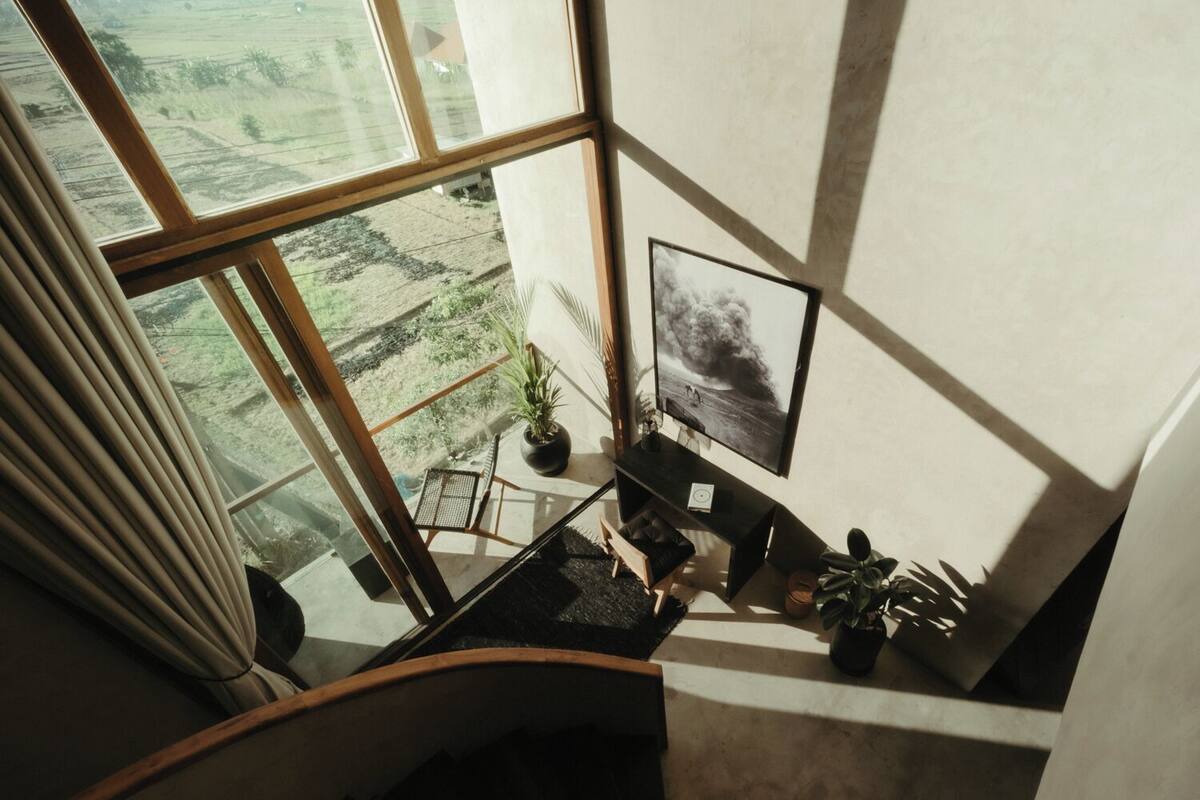 Estudi, 1 llit de matrimoni gran, vistes al pati | Escriptori, espai de treball apte per a portàtils i wifi gratuïta