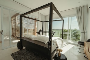 Deluxe Villa | Desk, laptop workspace, free WiFi - The Iggy (Cemagi)