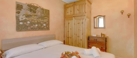 1 室のベッドルーム、WiFi (無料)、ベッドシーツ