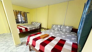 A hotel room with two beds, a marble floor, and a window with curtains. - Para Hostel Koh Rong (Koh Rong)