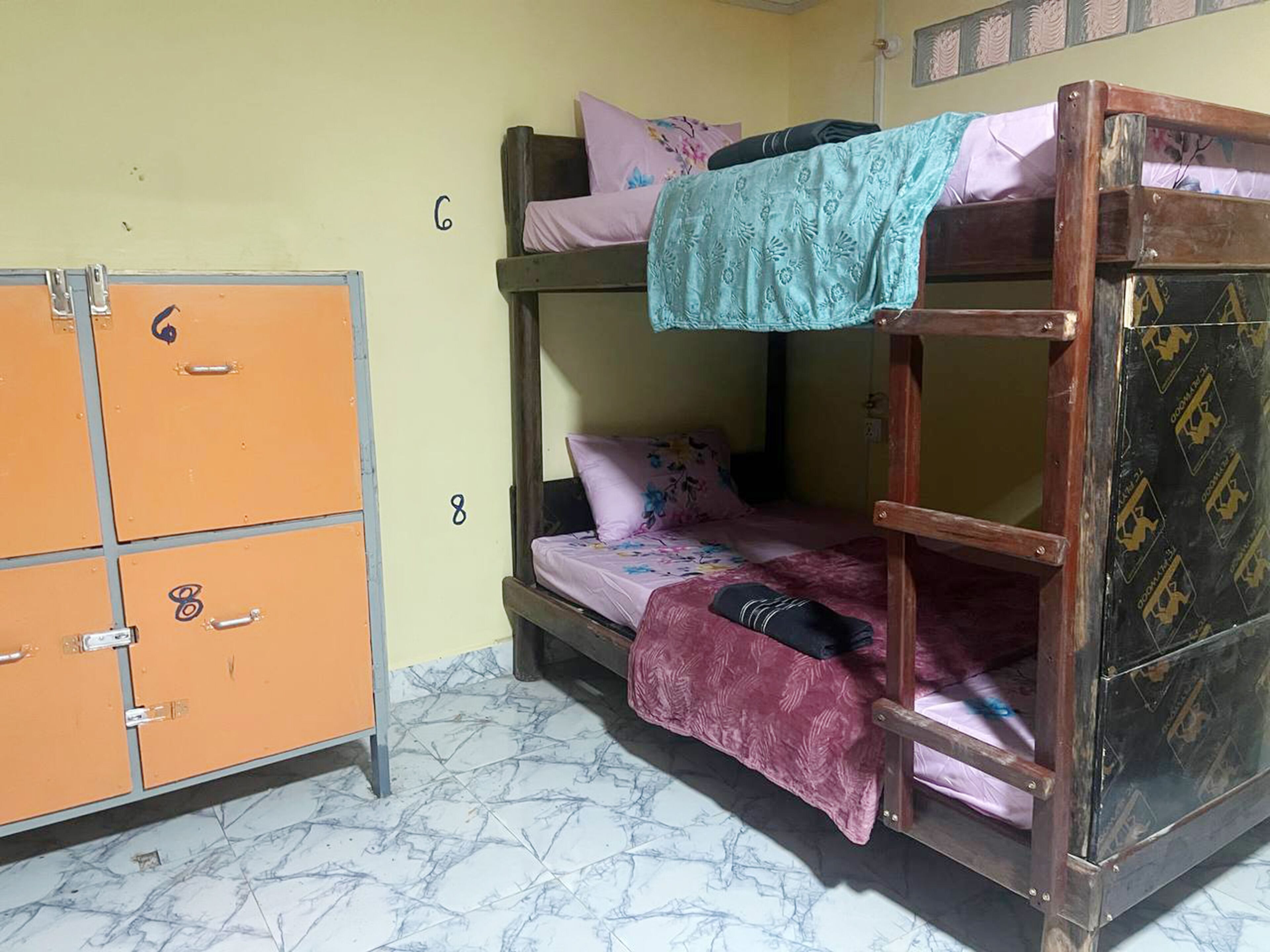 Basic Shared Dormitory | Free WiFi