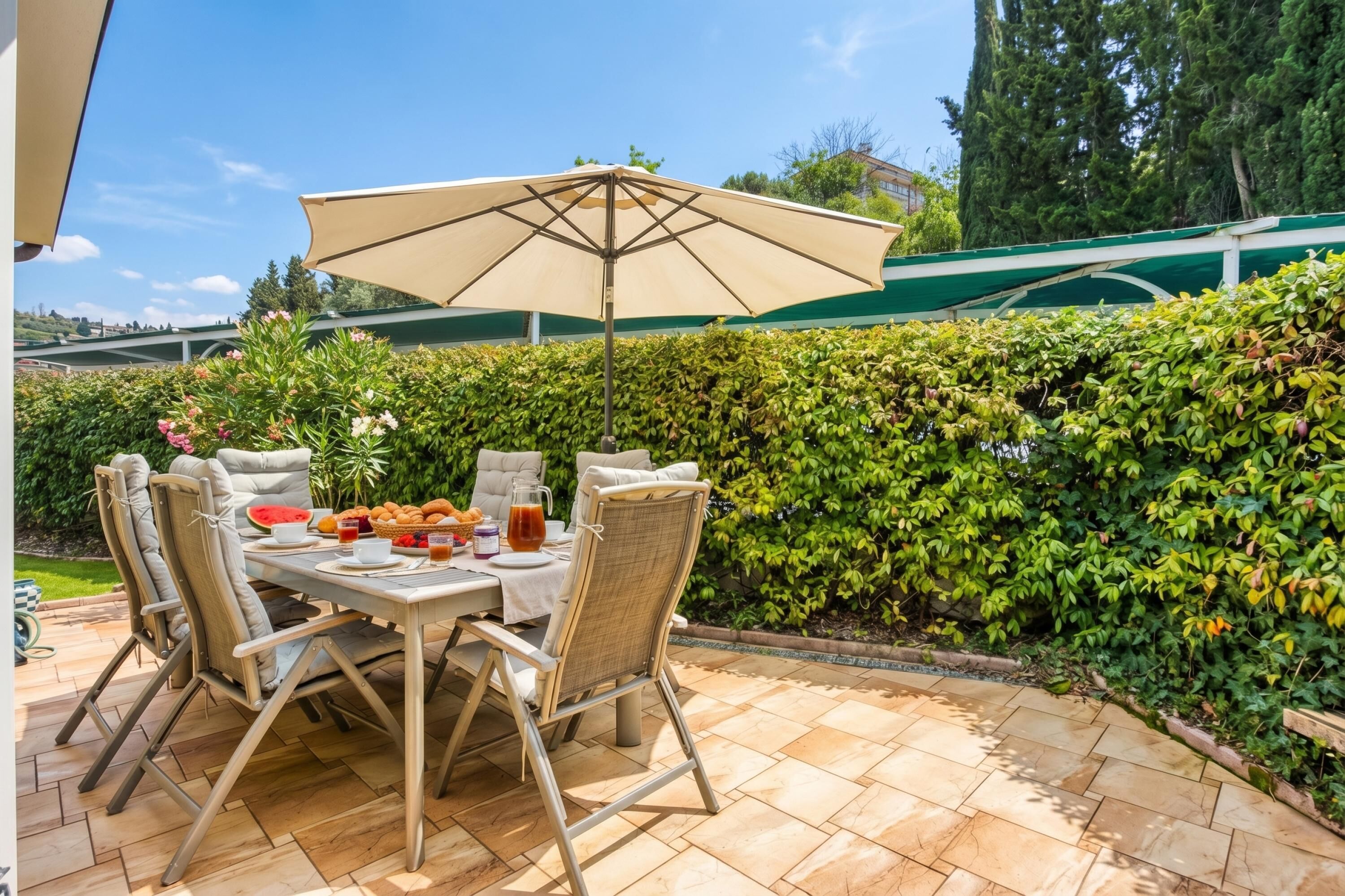 Departamento familiar, 1 habitación, balcón (Sunset Gold Suite Portoroz free) | Restaurante al aire libre