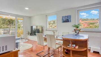 Familieleilighet, flere soverom (Sunset Gold Apartment Portoroz) | Spiseområde