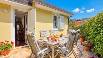 Family Apartment, 1 Bedroom, Balcony (Sunset Gold Suite Portoroz free) | Outdoor dining