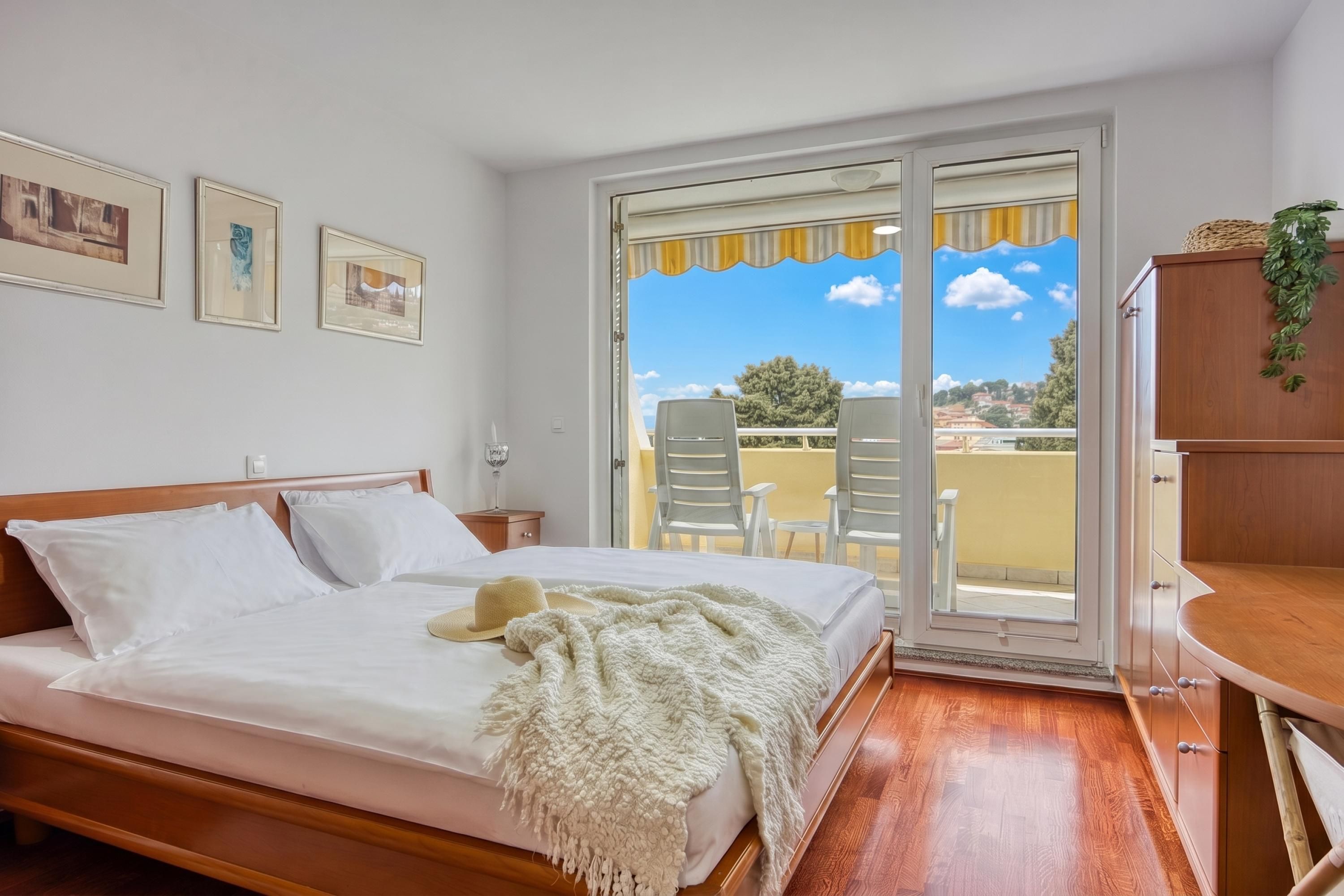 Familie appartement, 1 slaapkamer, balkon (Sunset Gold Suite Portoroz free) | 1 slaapkamer, wifi