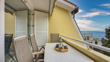 Family Apartment, Multiple Bedrooms (Sunset Gold Apartment Portoroz) | Balcony
