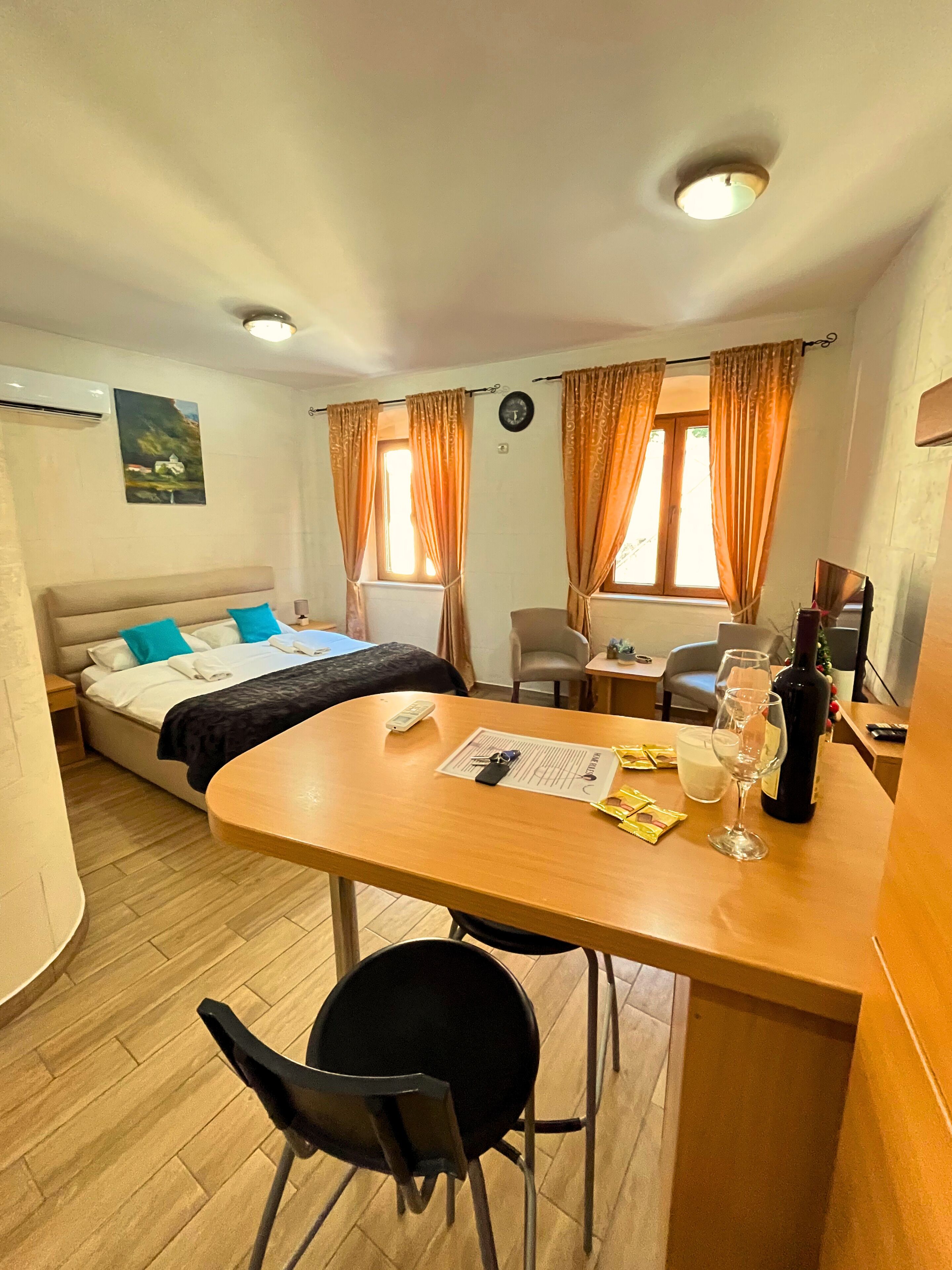 Lägenhet - utsikt mot staden | Strykjärn/strykbräda och gratis wi-fi