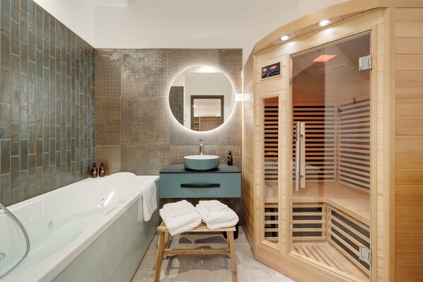 Bruser, boblebadekar, hårtørrer, håndklæder