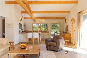 Smart TV, DVD player - Charming 2-bedroom villa with breathtaking views (Porto-Vecchio)