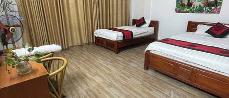 Familienzimmer | Schreibtisch, kostenloses WLAN