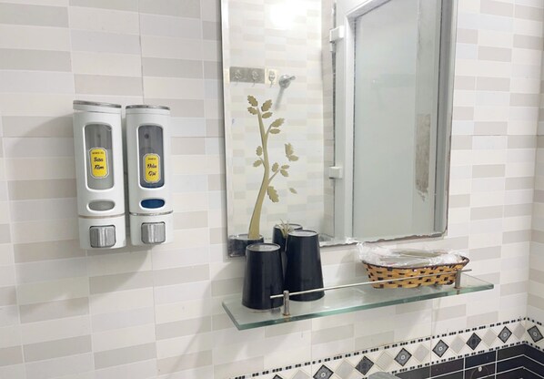 Family Room | Interior - Phuong Thao Hotel - near Noi Bai Airport (Ha Noi)