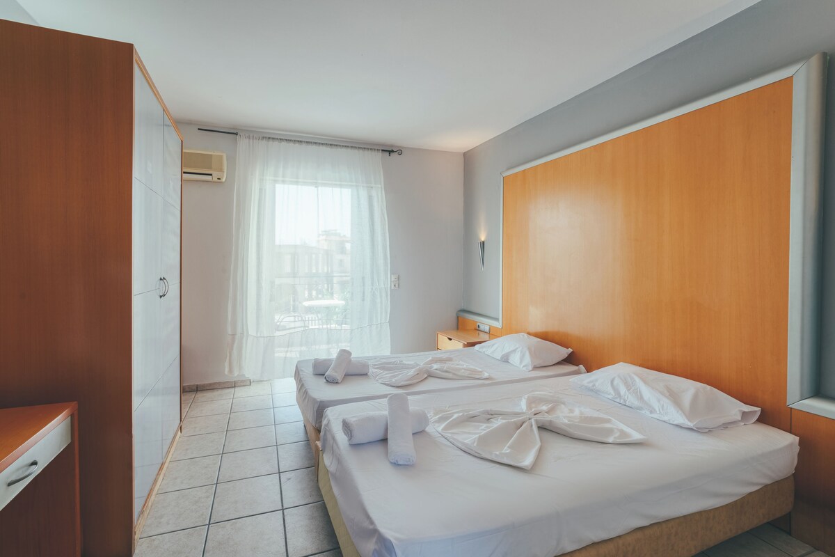 Triple room