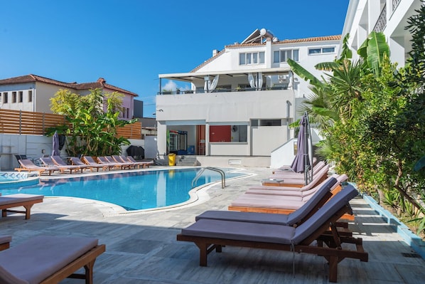 Außenpool (je nach Saison geöffnet)