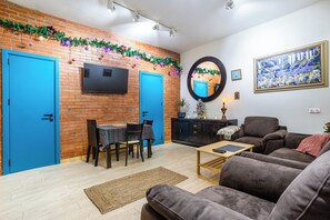Living area - Cozy brick-style studio/ heart of Vake N.N. (T'bilisi)