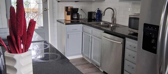 Charming Highlands Gem - Classic 3BR Retreat