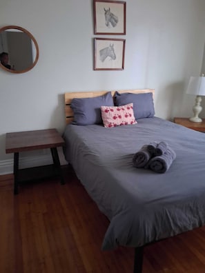 3 bedrooms, WiFi, bed sheets - Charming Highlands Gem - Classic 3BR Retreat (Louisville)
